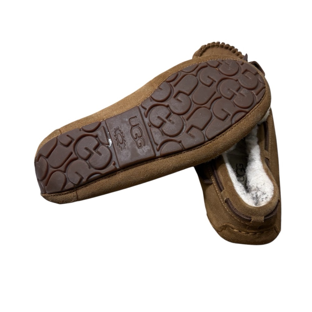 UGG Dakota Slip On Moccasin Slippers in Chestnut Size 7 - Picture 9 of 10